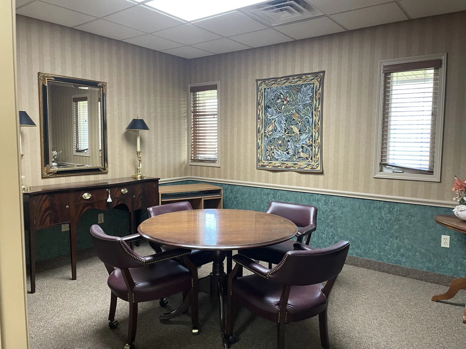 Office in Elyria, OH — Sale in Elyria, OH, photo 4 of 8