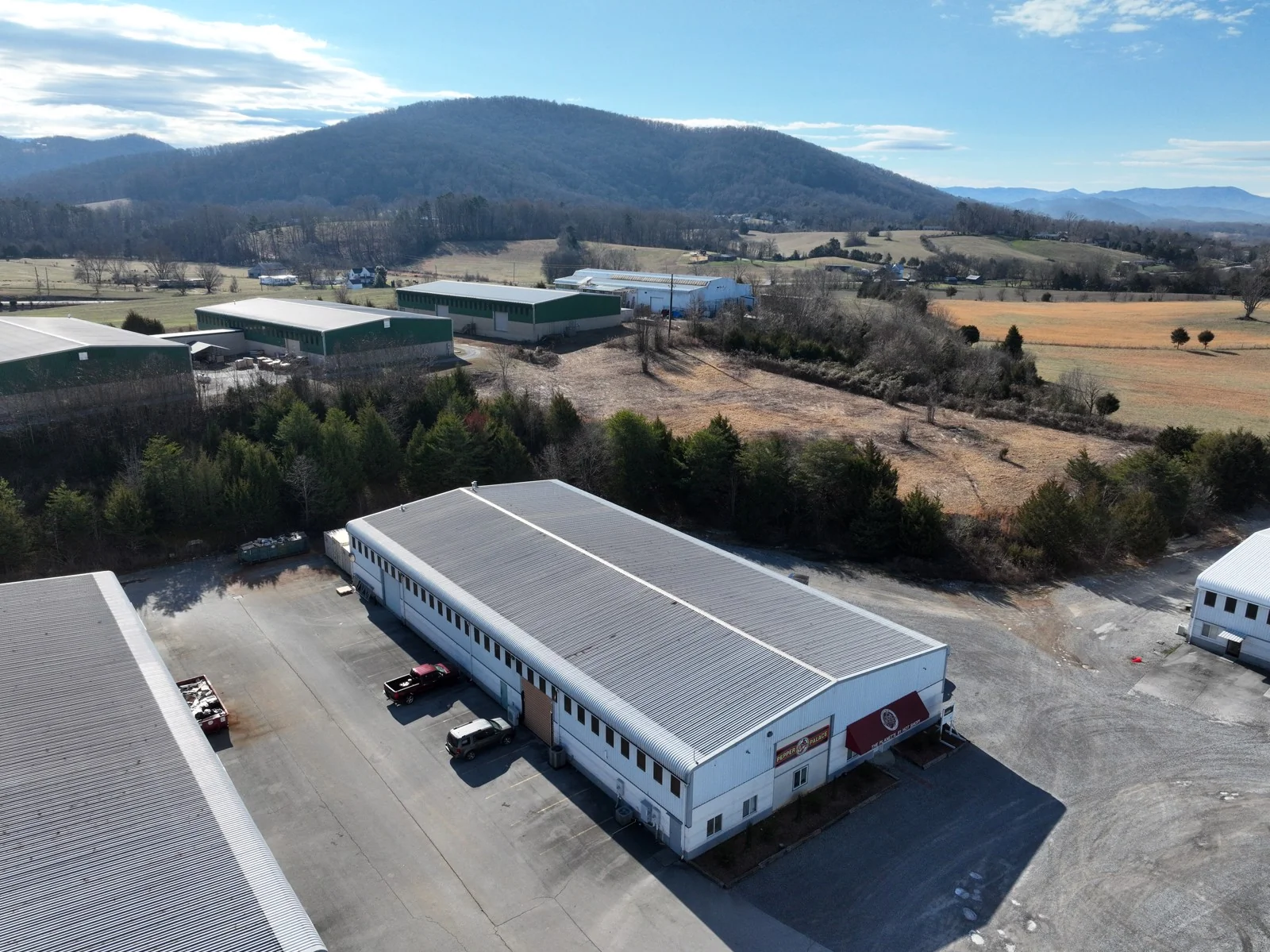 Zelig Industrial Park - Pepper Palace Warehouse Bldg 5 — Sale in Sevierville, TN, photo 4 of 8
