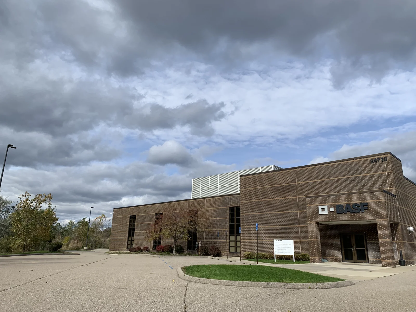 Office in Southfield, MI — Sale in Southfield, MI, photo 1 of 8