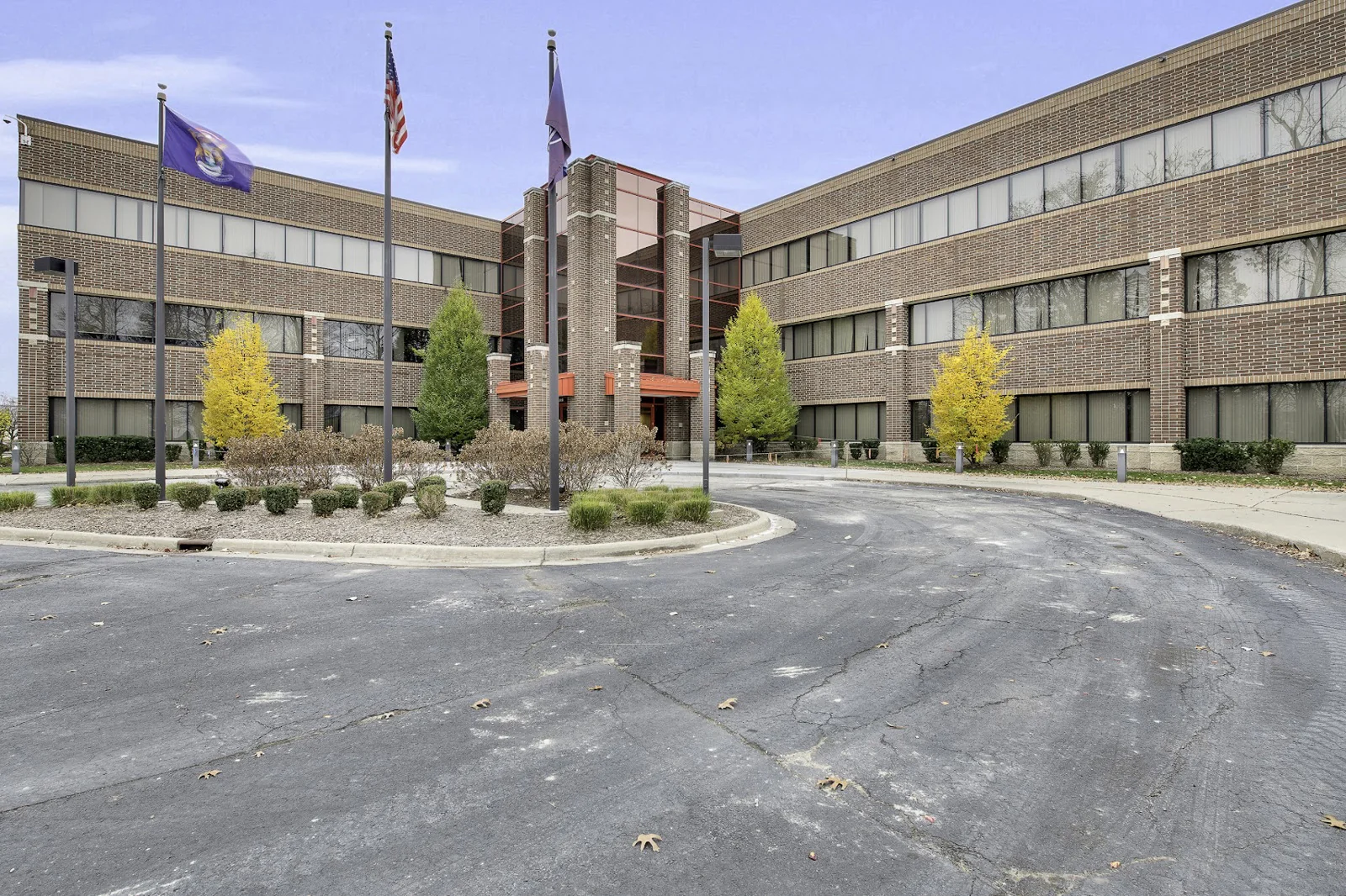 Office in Livonia, MI — Sale in Livonia, MI, photo 1 of 2