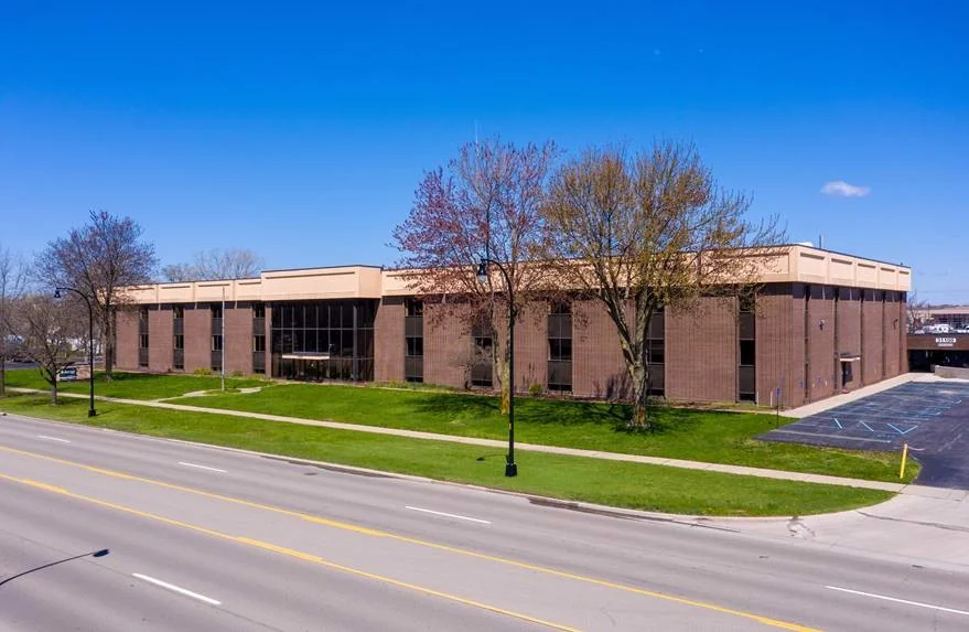 Office in Livonia, MI — Sale in Livonia, MI, photo 2 of 2