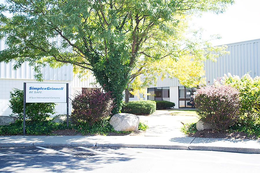 670-710 Narragansett Park Drive — Lease in Pawtucket, RI, photo 1 of 2