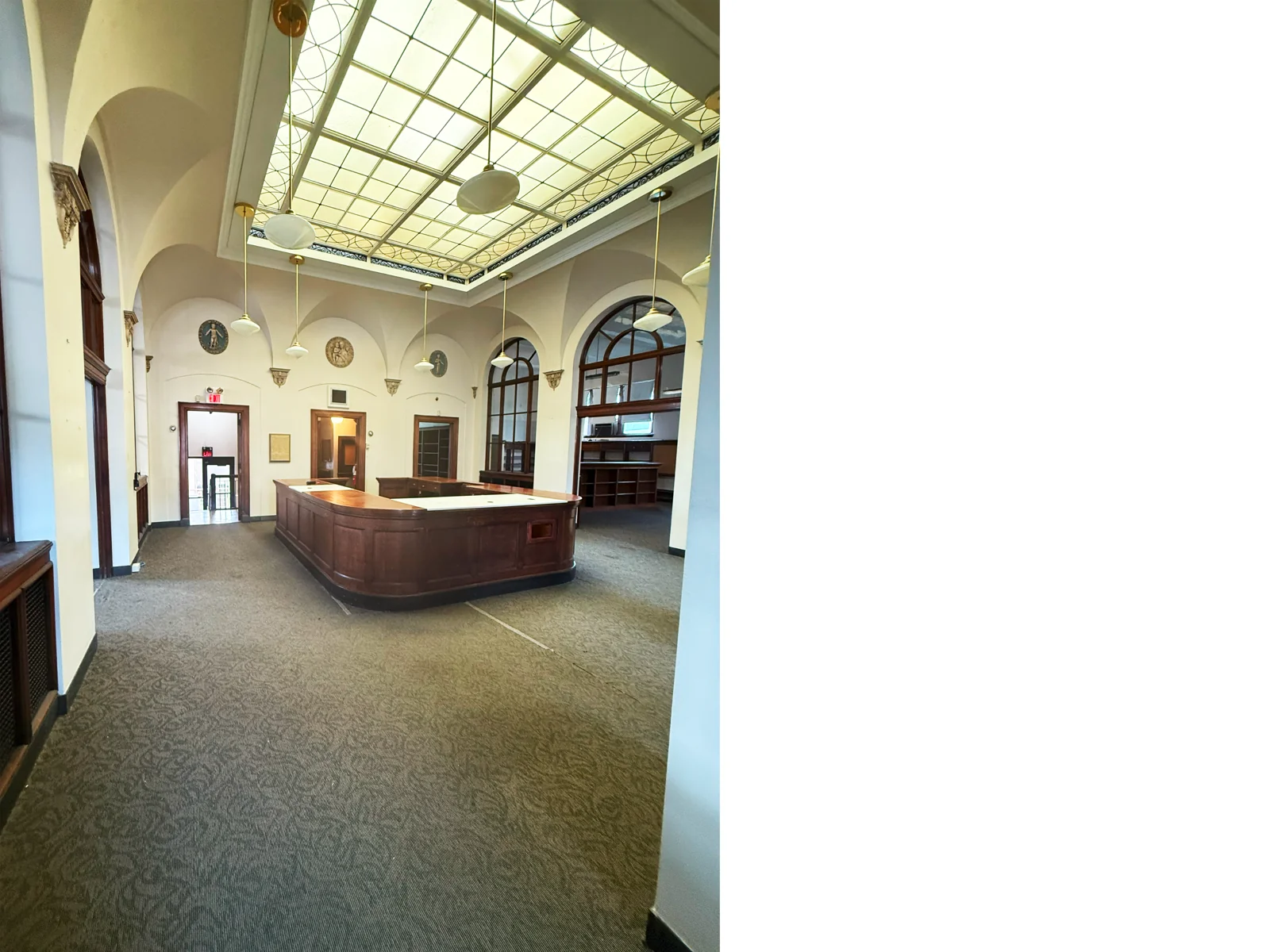4830 Whetsel Ave — Sale in Cincinnati, OH, photo 5 of 8