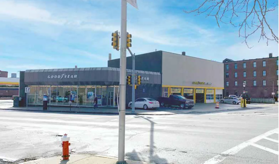 322 Merrimack Street — Lease in Lowell, MA, photo 1 of 1