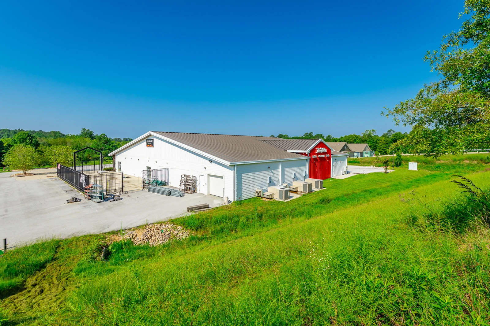 Retail in Ooltewah, TN — Sale in Ooltewah, TN, photo 4 of 8