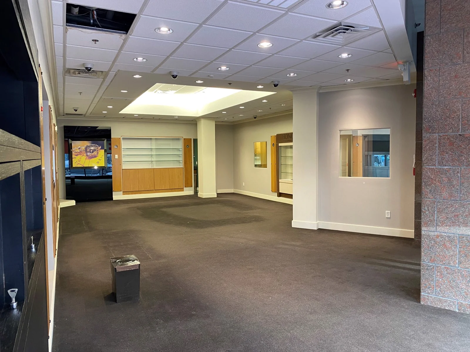 Retail in Hartford, CT — Lease in Hartford, CT, photo 3 of 4
