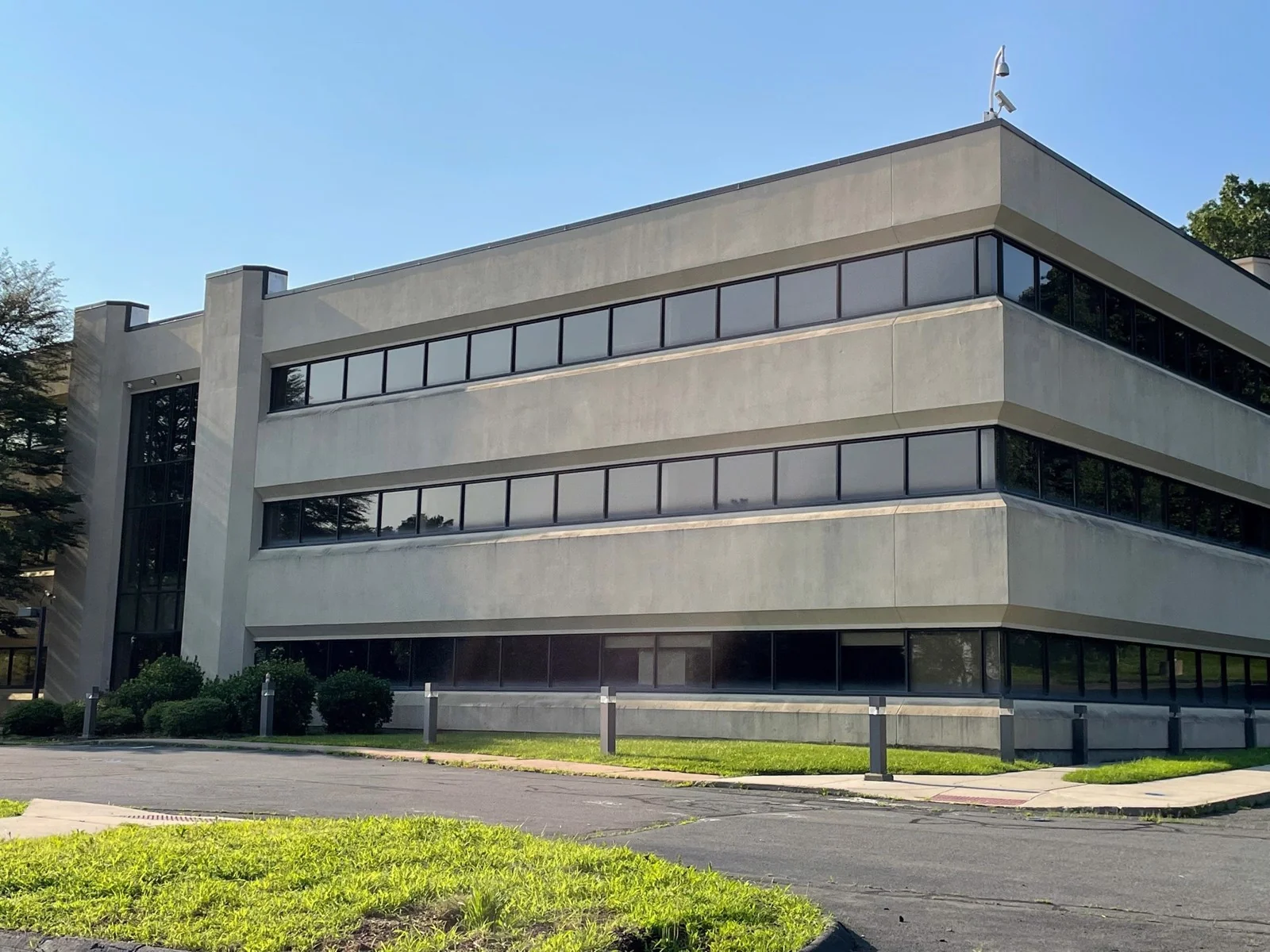 Office in Windsor, CT — Lease in Windsor, CT, photo 2 of 8