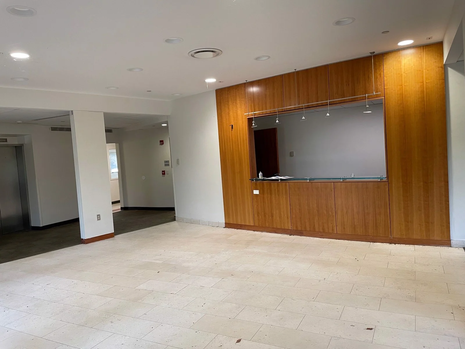 Office in Windsor, CT — Lease in Windsor, CT, photo 4 of 8
