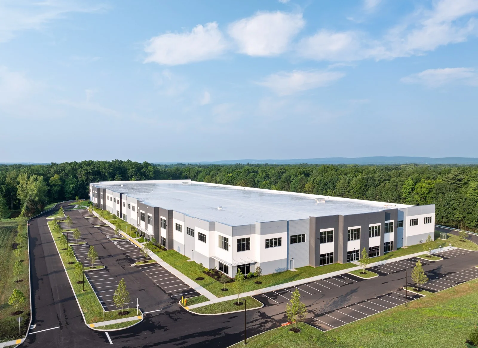 Day Hill Logistics Center — Lease in Windsor, CT, photo 1 of 8