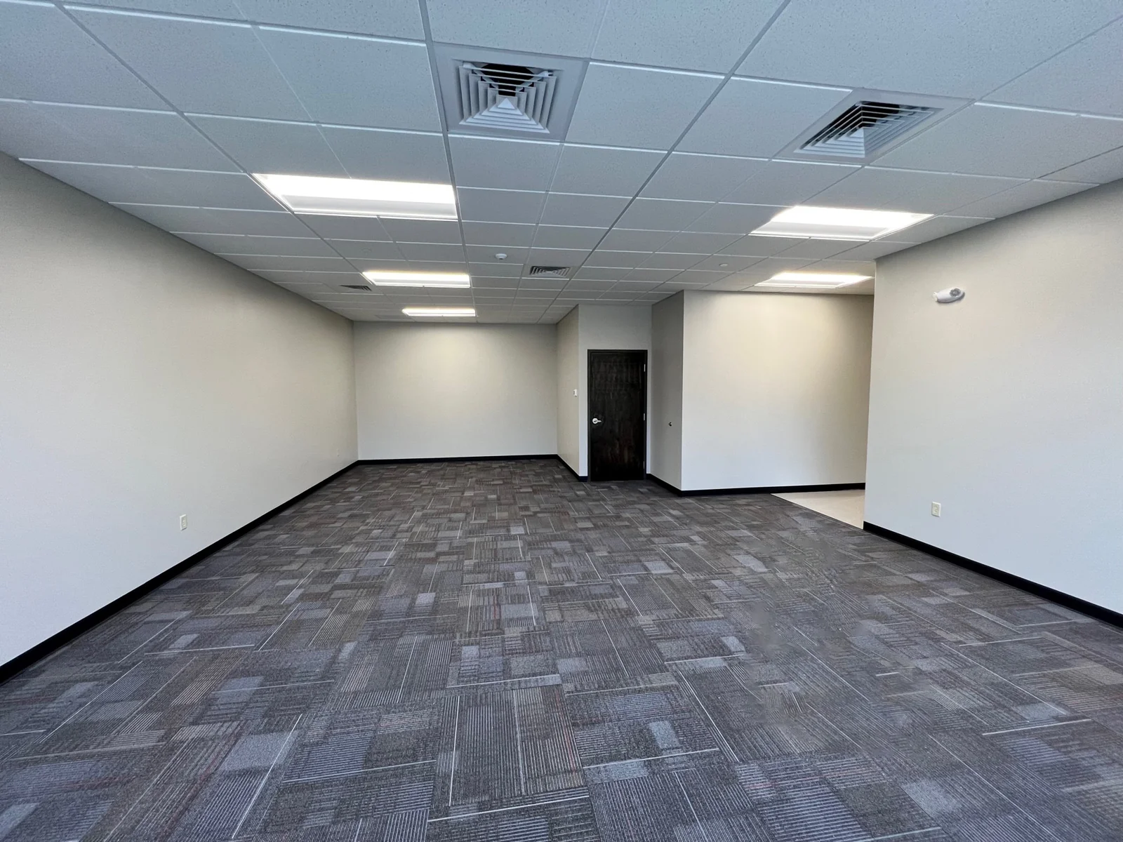 Industrial in Windsor, CT — Lease in Windsor, CT, photo 5 of 8