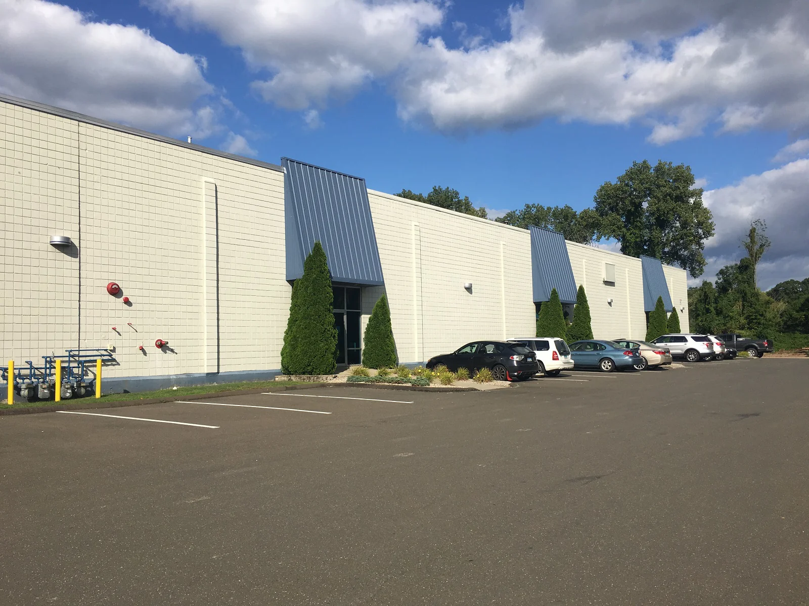 Industrial in North Haven, CT — Lease in North Haven, CT, photo 1 of 8