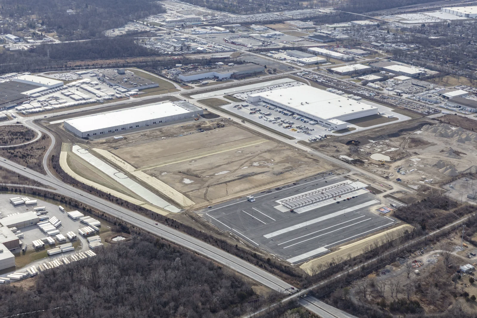 Thunderbird Commerce Center — Lease in Indianapolis, IN, photo 2 of 2