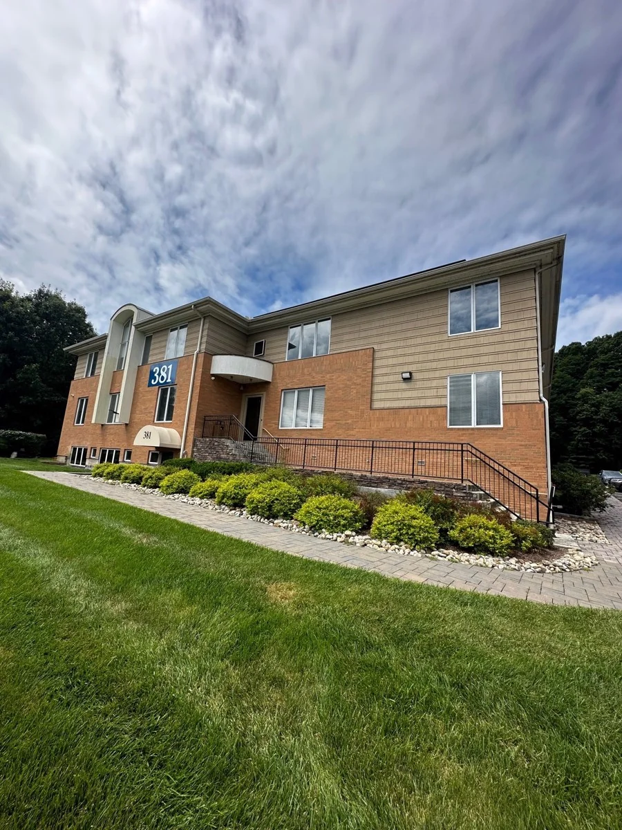 Healthcare in Simsbury, CT — Lease in Simsbury, CT, photo 4 of 8
