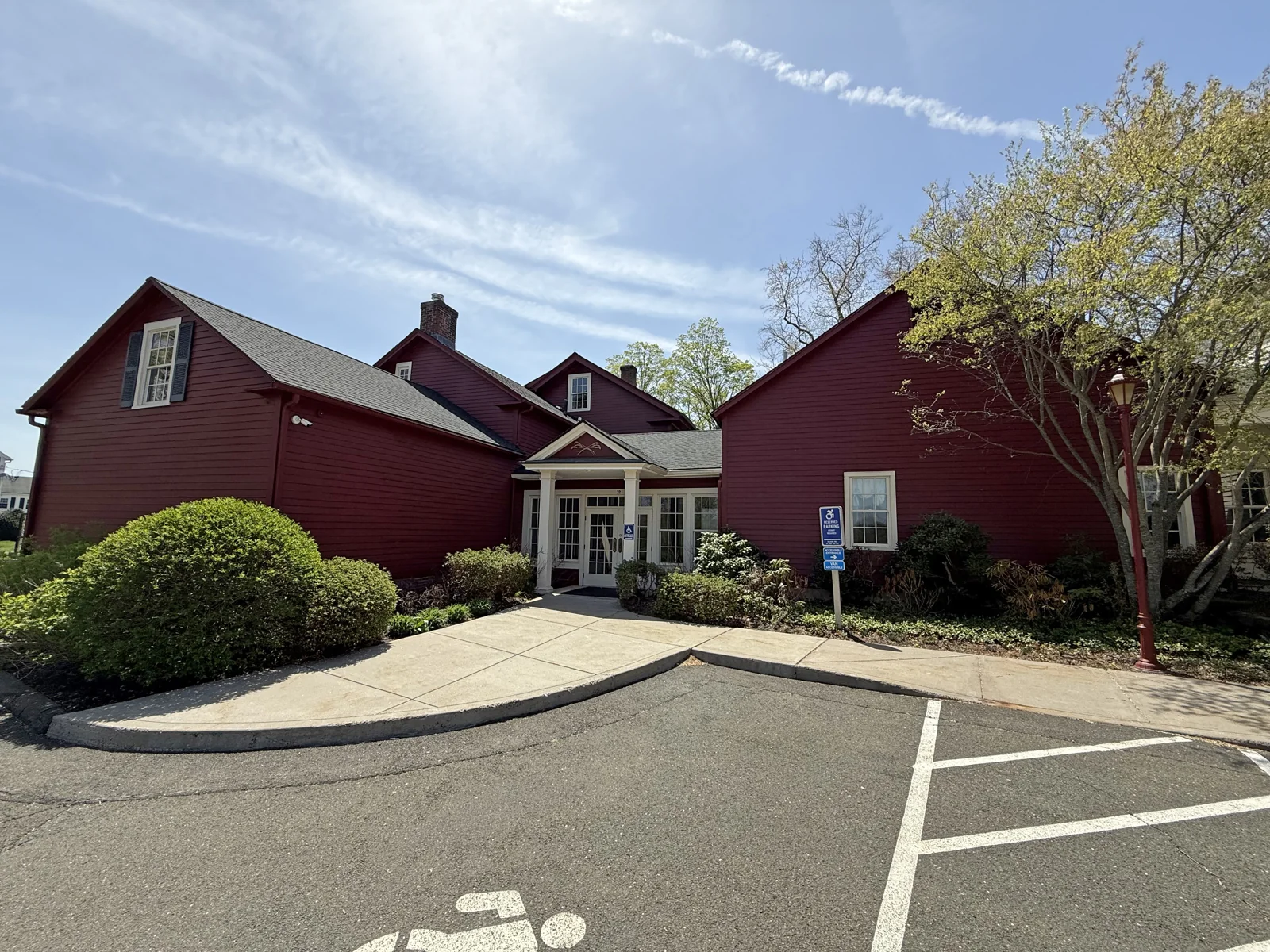 Retail in Avon, CT — Lease in Avon, CT, photo 1 of 8