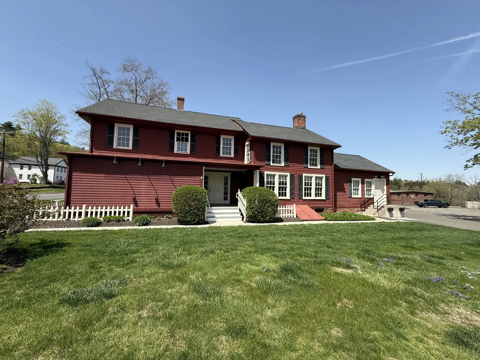 Retail in Avon, CT — Lease in Avon, CT, photo 2 of 8