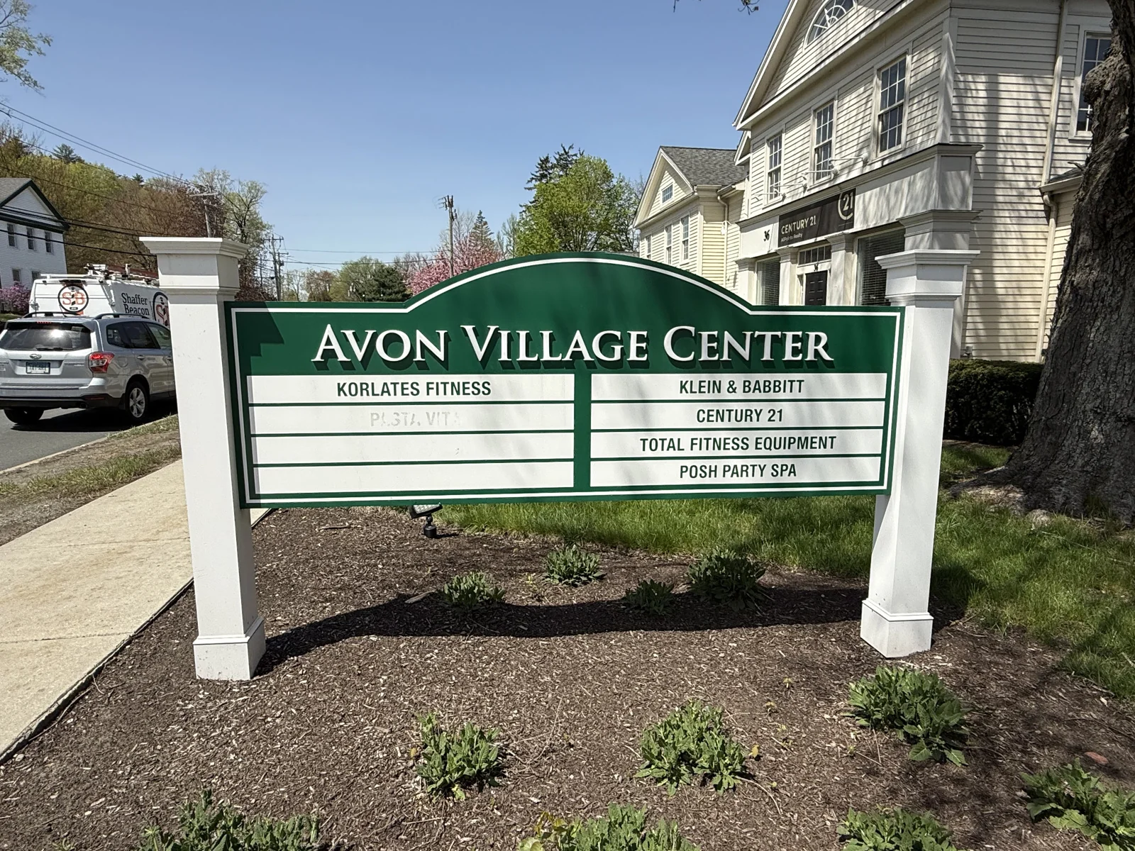 Retail in Avon, CT — Lease in Avon, CT, photo 4 of 8