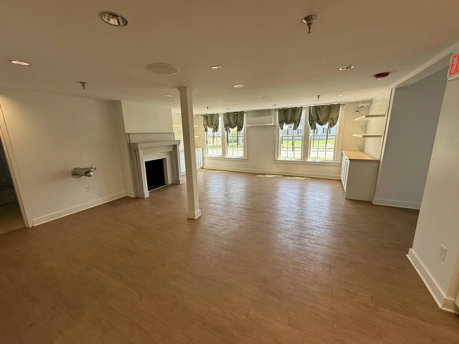 Retail in Avon, CT — Lease in Avon, CT, photo 7 of 8