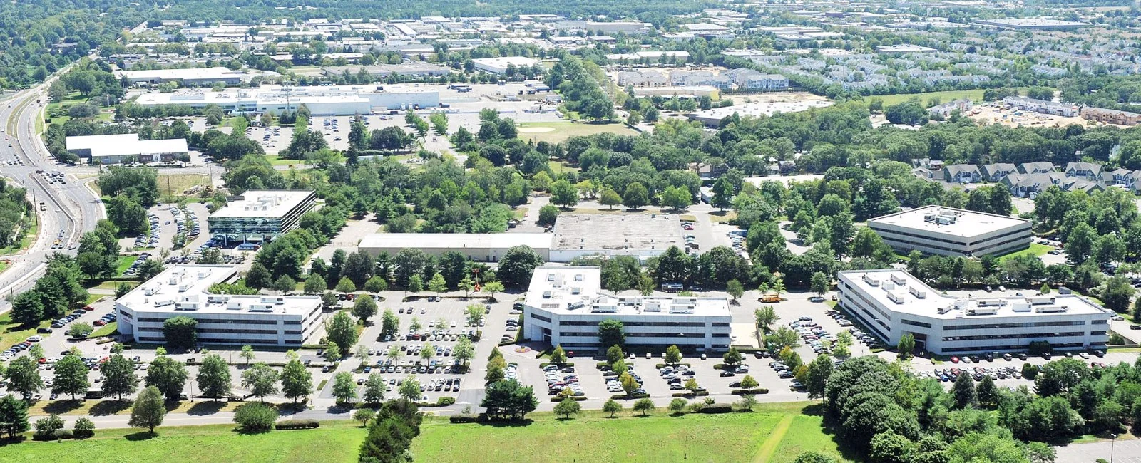 Greenway Plaza Office Park — Lease in Melville, NY, photo 2 of 2