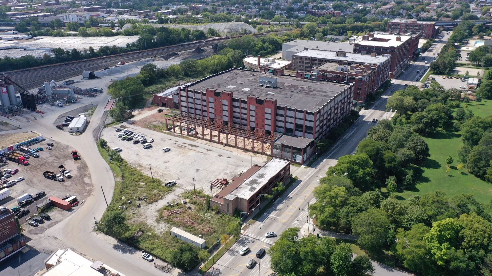 2101 W Pershing Rd — Sale in Chicago, IL, photo 2 of 2