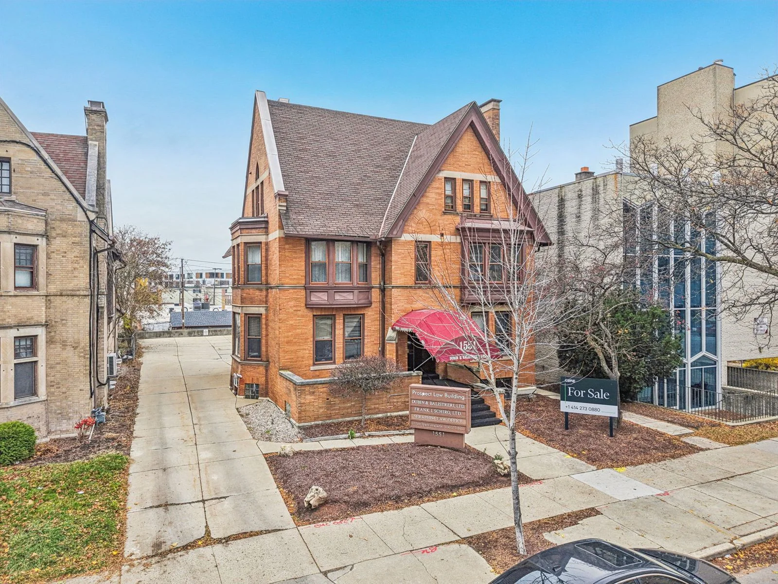 Office in Milwaukee, WI — Sale in Milwaukee, WI, photo 2 of 8