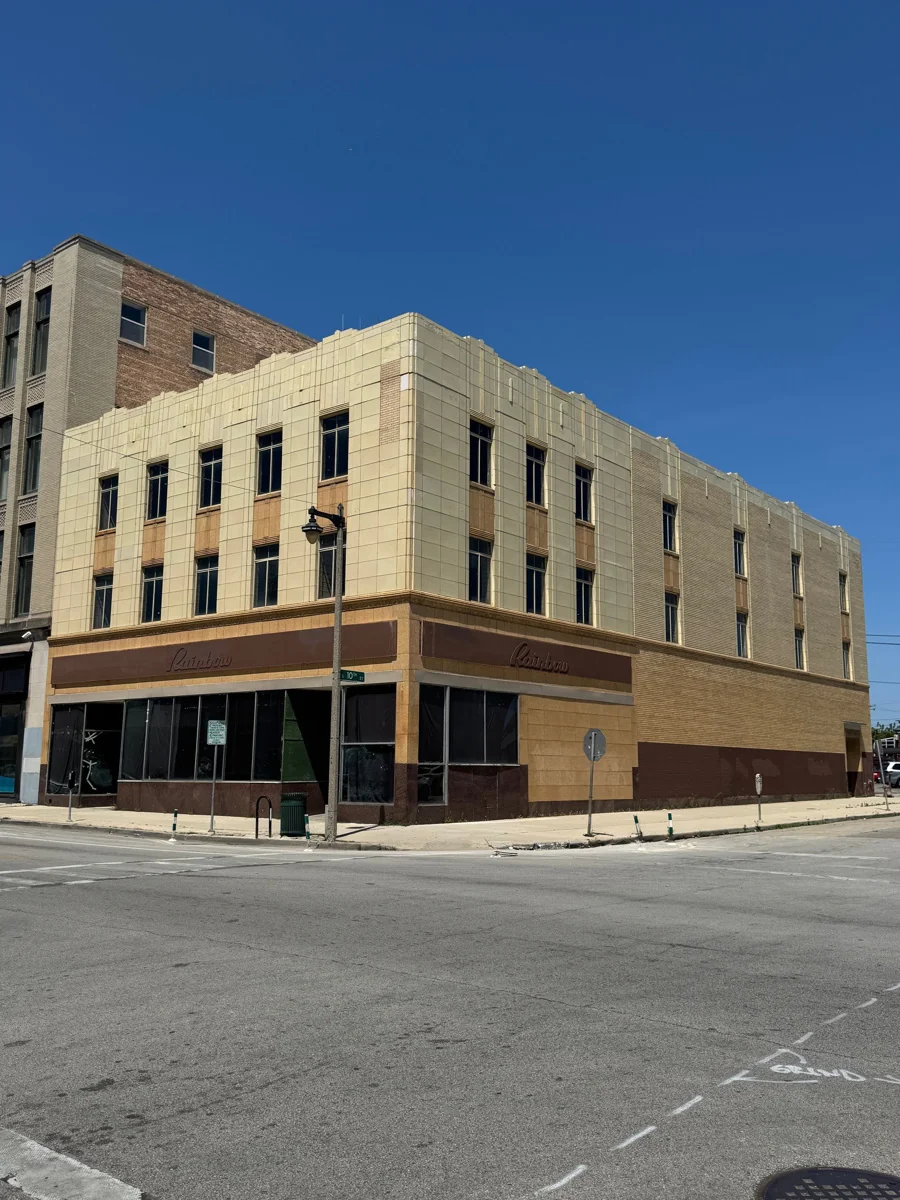 Storefront Retail/Residential — Sale in Milwaukee, WI, photo 3 of 7