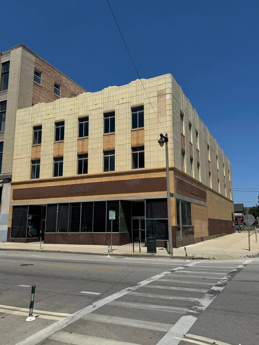 Storefront Retail/Residential — Sale in Milwaukee, WI, photo 4 of 7