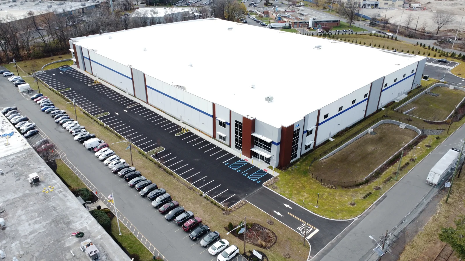 Fair Lawn Logistics Center — Lease in Fair Lawn, NJ, photo 1 of 1