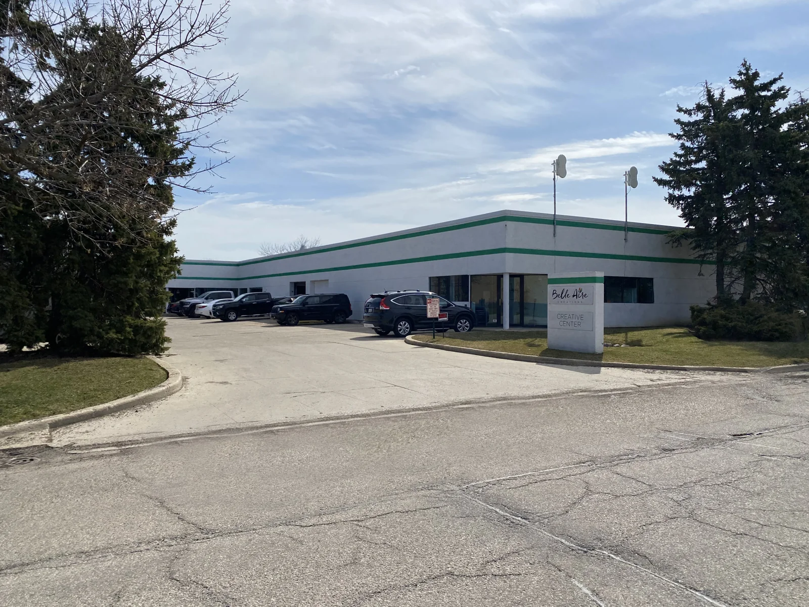 Industrial in Mundelein, IL — Sale in Mundelein, IL, photo 1 of 6