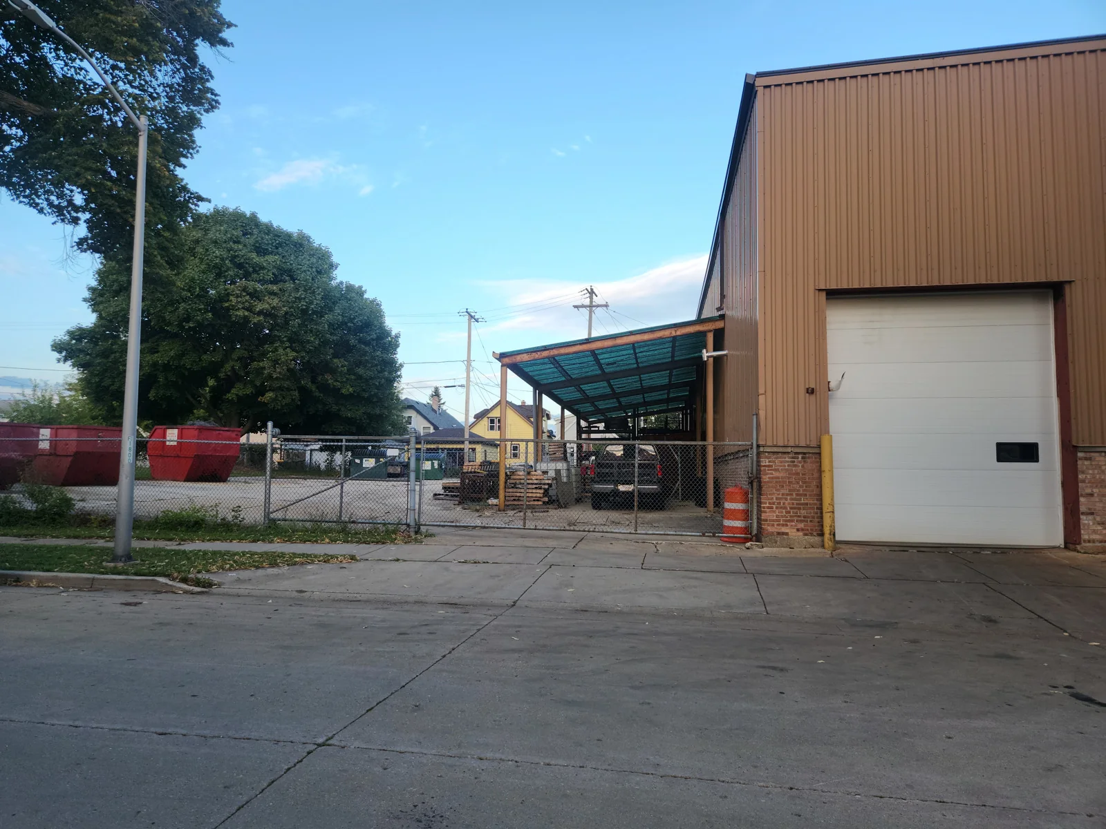 Manufacturing Building — Sale in Milwaukee, WI, photo 2 of 4