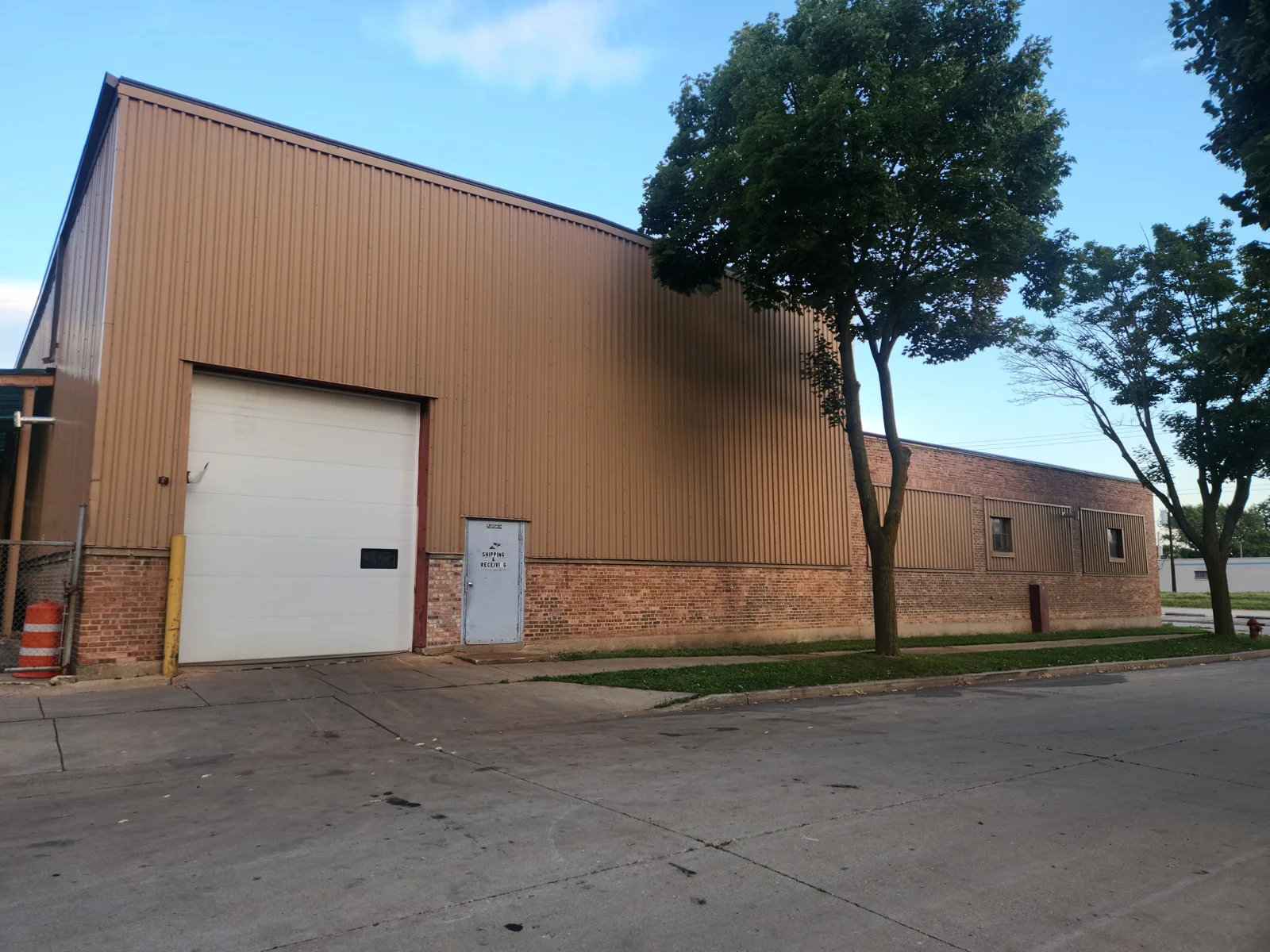 Manufacturing Building — Sale in Milwaukee, WI, photo 3 of 4