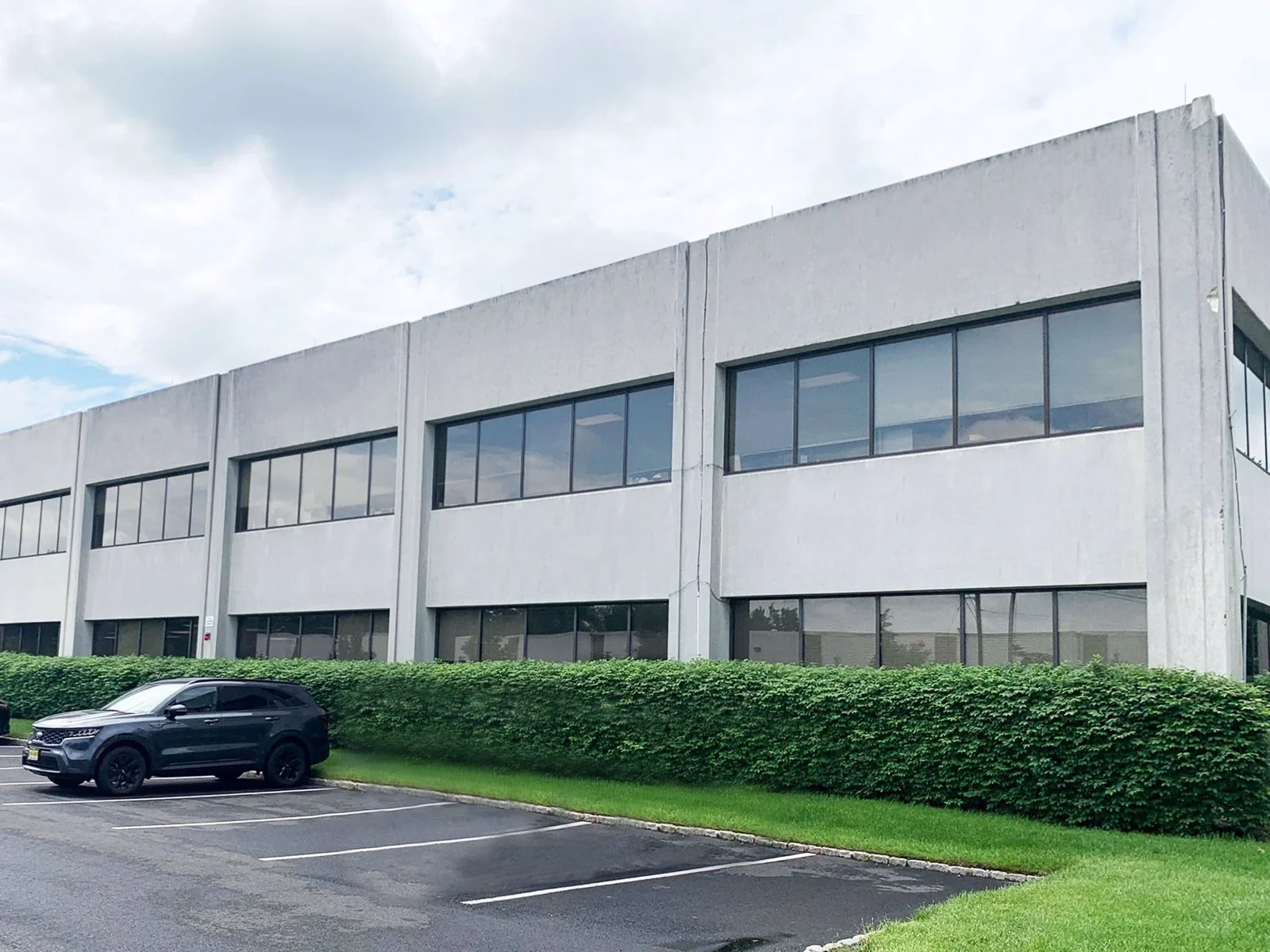 130 Clinton Road — Lease in Fairfield, NJ, photo 1 of 1