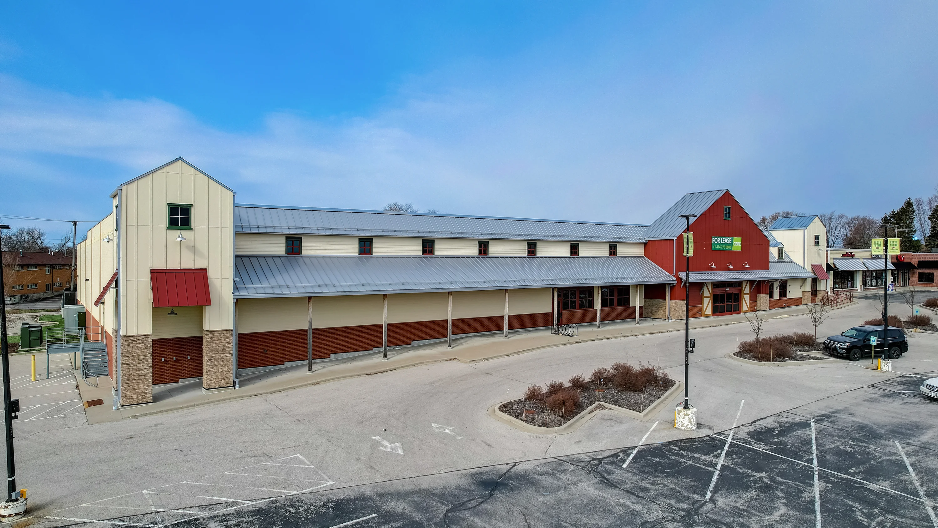Fresh Thyme Market — Sale in Menomonee Falls, WI, photo 3 of 7