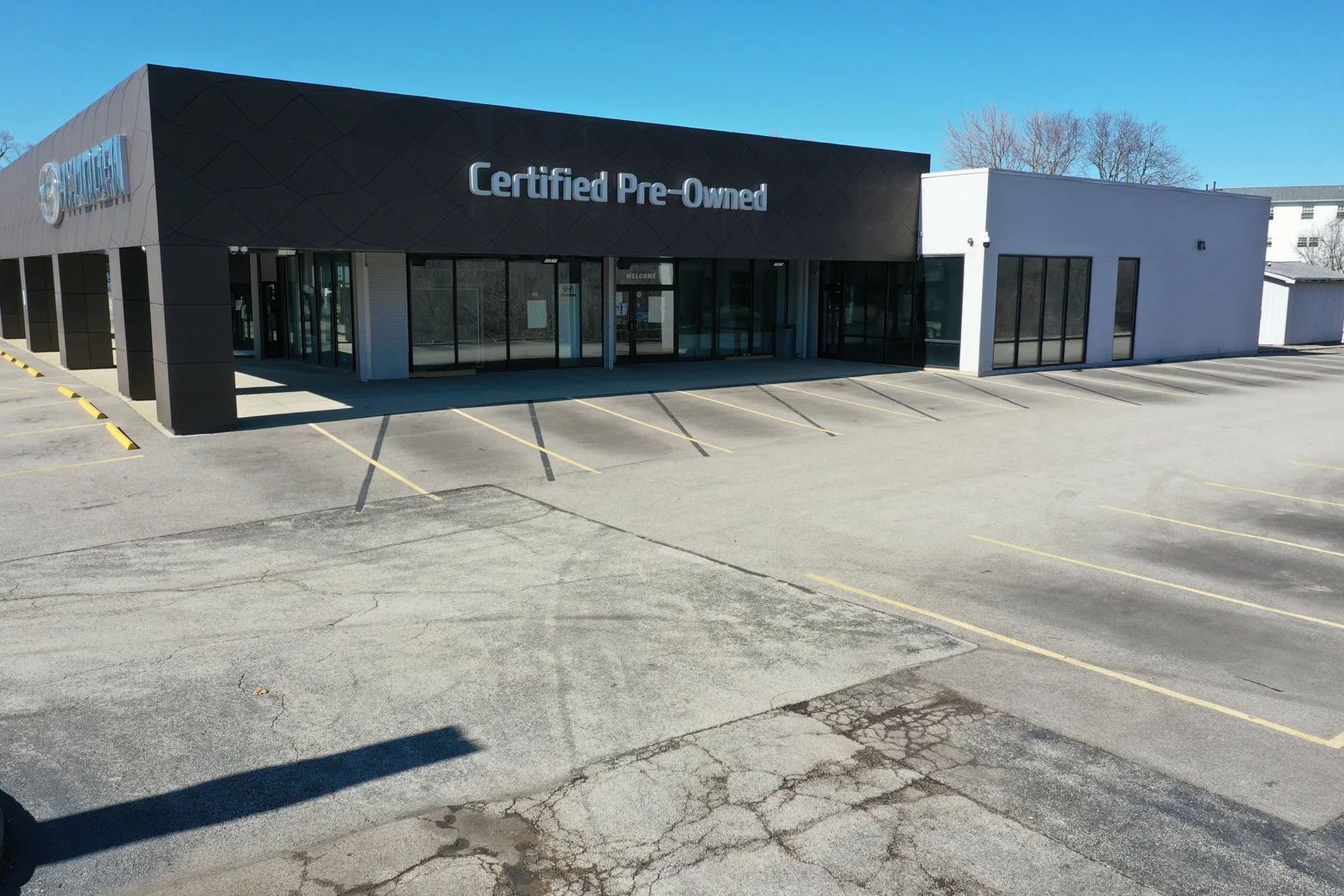 Retail in Elgin, IL — Sale in Elgin, IL, photo 1 of 6