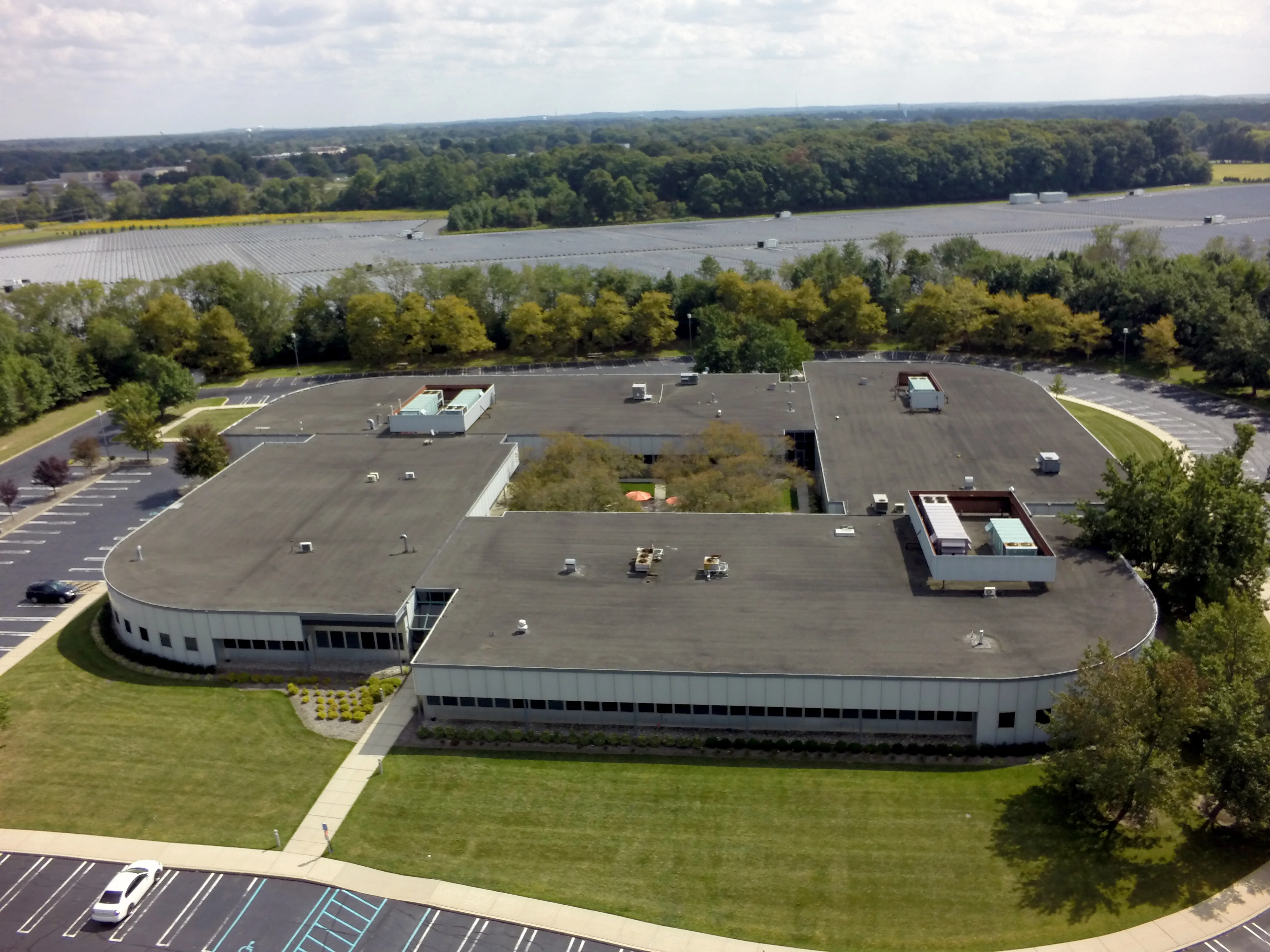 Windsor Corporate Center — Lease in East Windsor, NJ, photo 2 of 3