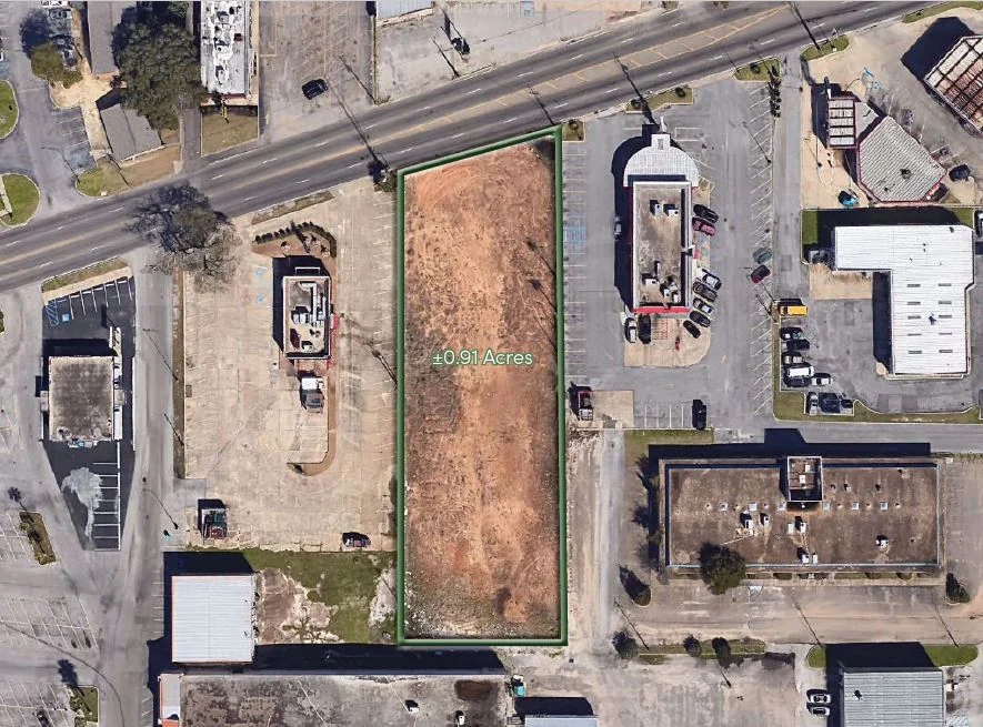Land in Gulfport, MS — Sale in Gulfport, MS, photo 1 of 1