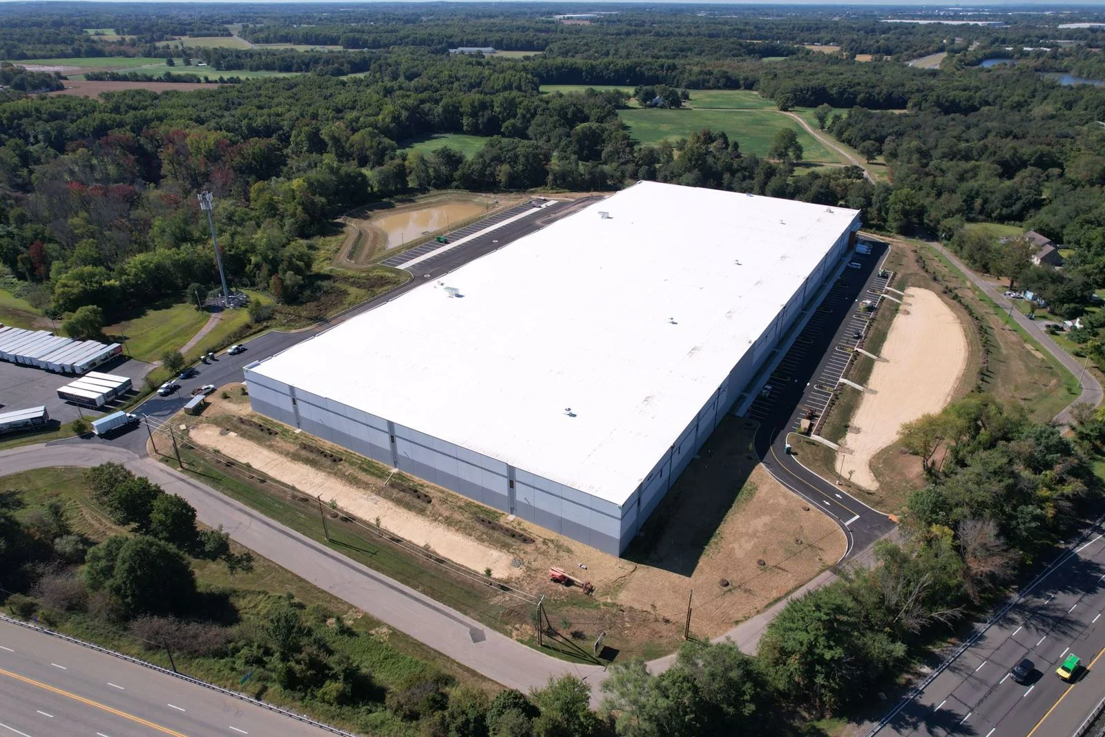Lamson Logistics Center — Lease in Logan Township, NJ, photo 1 of 3