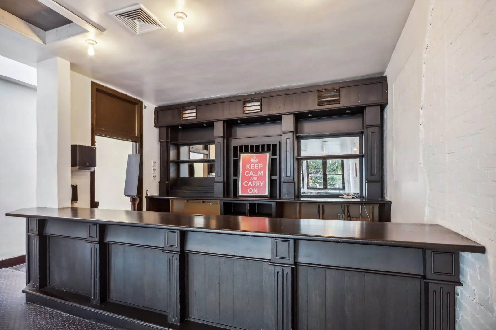 Bar/Restaurant overlooking the Capital — Lease in Madison, WI, photo 2 of 6