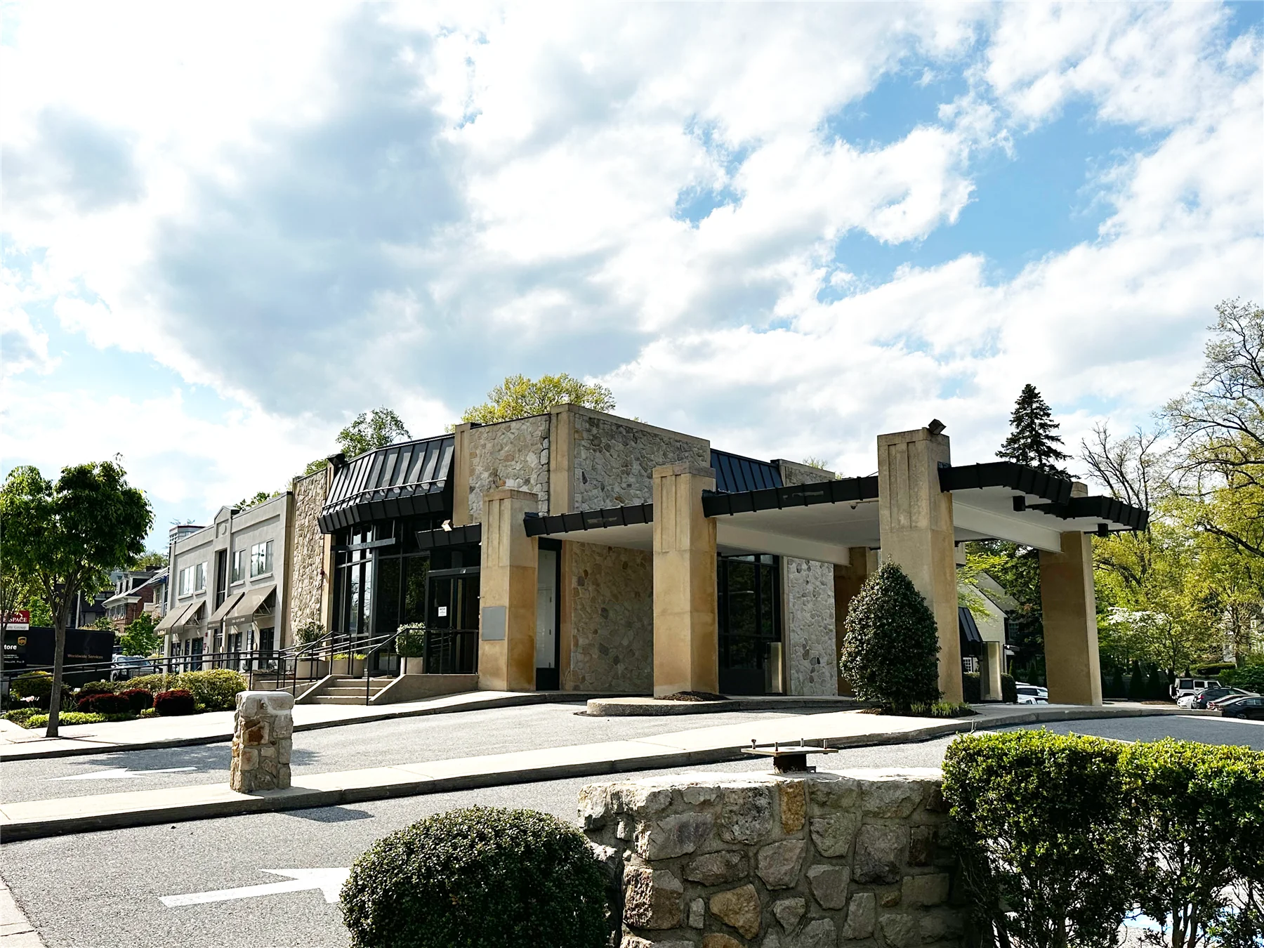 Former Bank Branch with Drive-Thru — Lease in Wayne, PA, photo 2 of 2