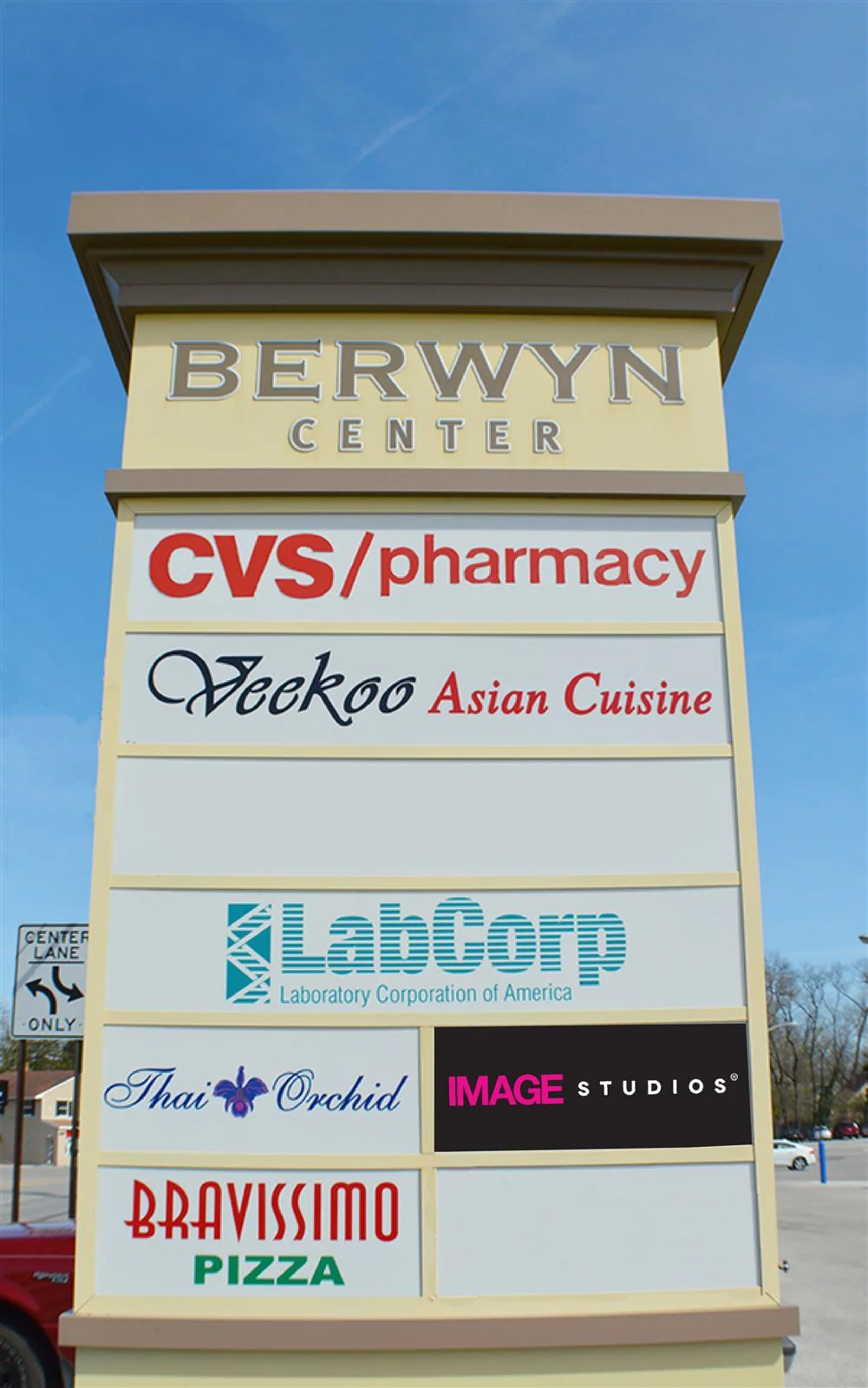 Berwyn Shopping Center — Lease in Berwyn, PA, photo 1 of 7