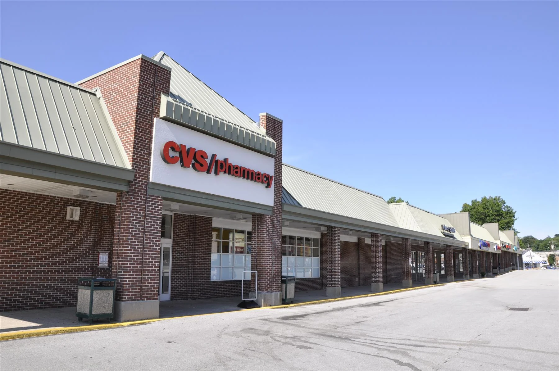 Berwyn Shopping Center — Lease in Berwyn, PA, photo 3 of 7