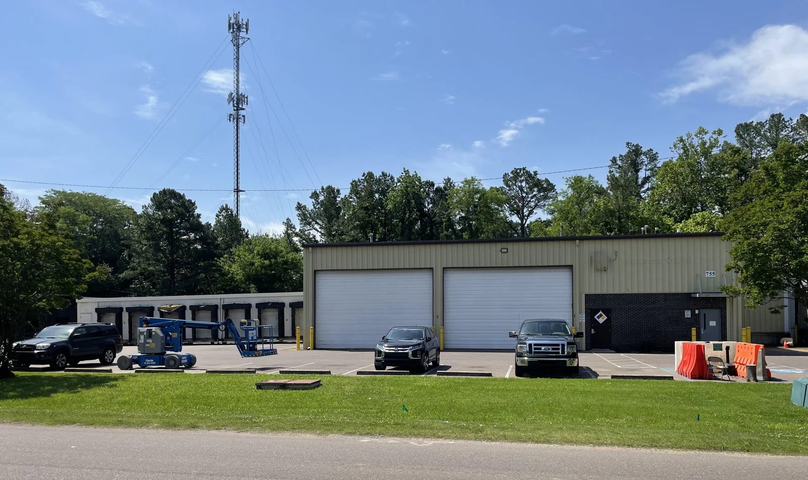 Truck Terminal - 755 Vaiden Drive — Sale in Hernando, MS, photo 1 of 5