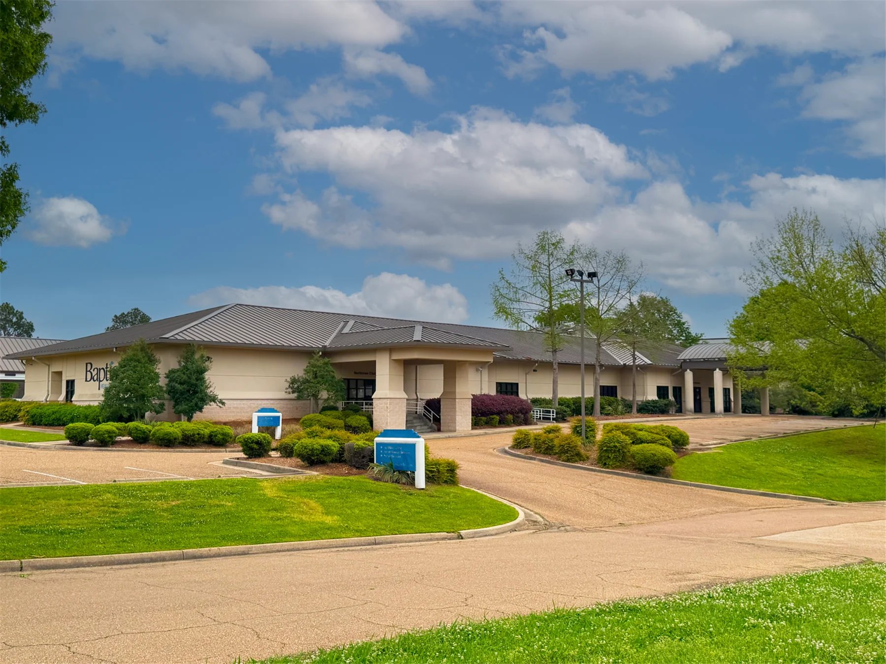 6250 Old Canton Rd - Baptist Bld — Sale in Jackson, MS, photo 1 of 1