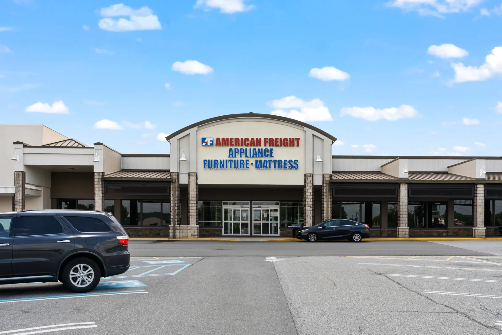 University Plaza Shopping Center — Lease in Newark, DE, photo 1 of 8