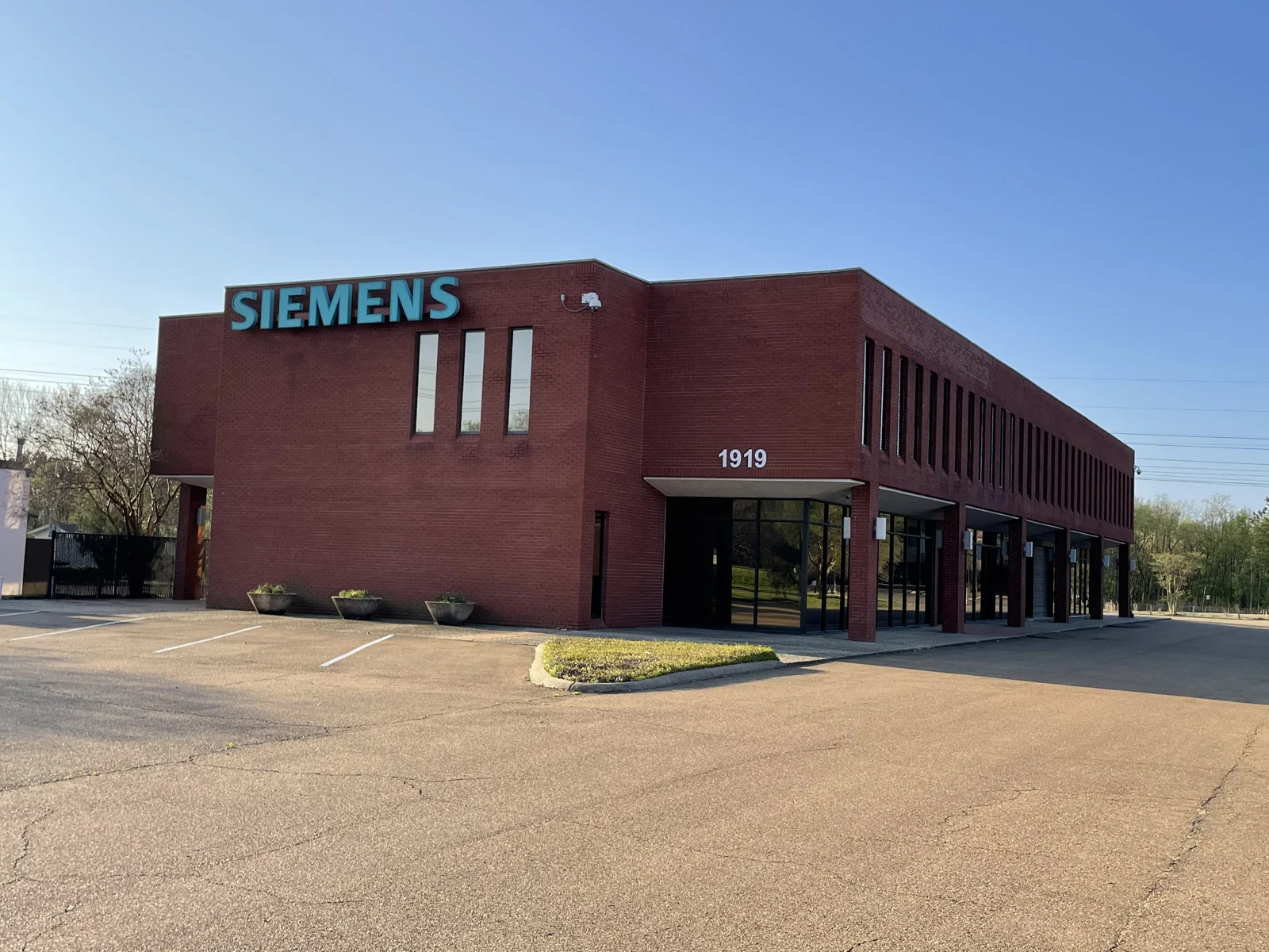 Office in Jackson, MS — Lease in Jackson, MS, photo 1 of 4