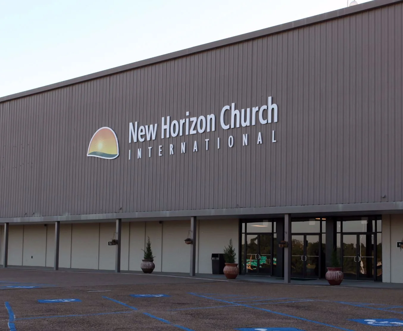 New Horizon Church — Lease in Jackson, MS, photo 1 of 2