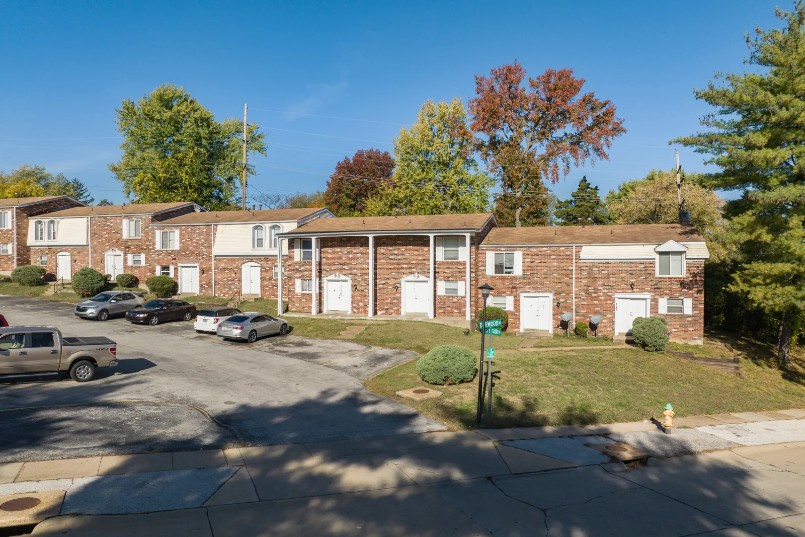 Woodknoll Townhomes — Sale in St. Louis, MO, photo 3 of 6