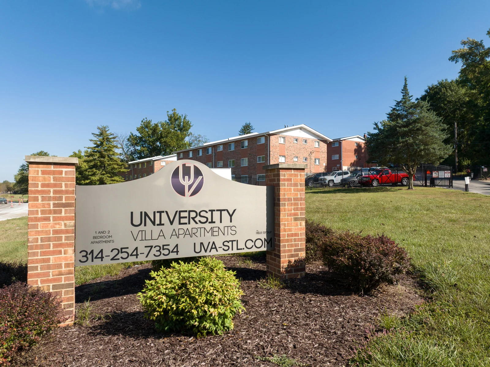 University Villa Apartments — Sale in St. Louis, MO, photo 1 of 8
