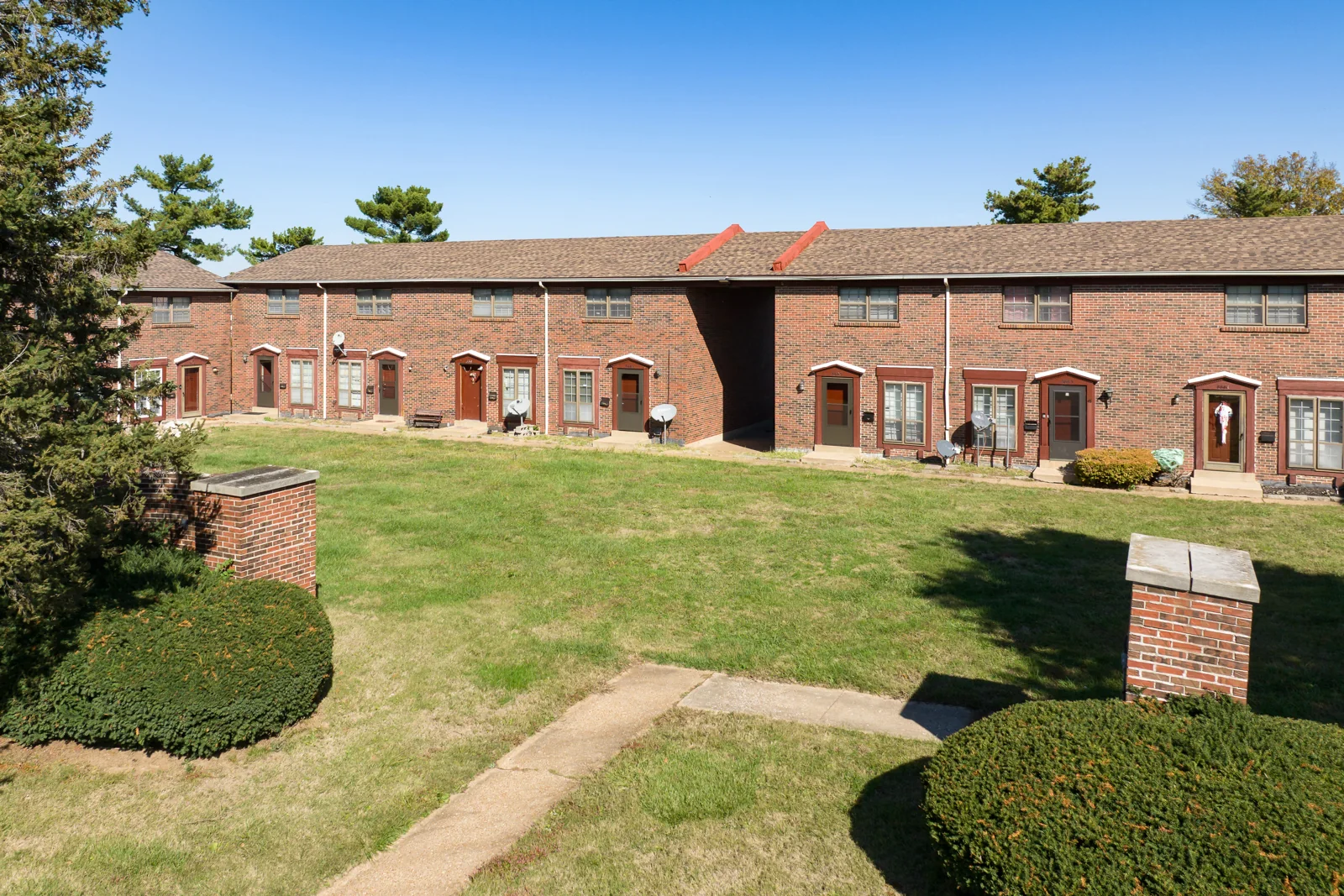 Morningside Condominiums — Sale in Hazelwood, MO, photo 2 of 7