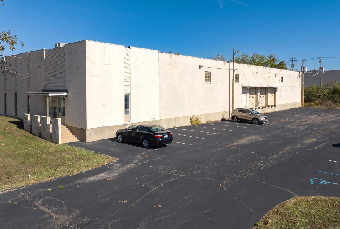 2424 Schuetz Road — Sale in Maryland Heights, MO, photo 1 of 1