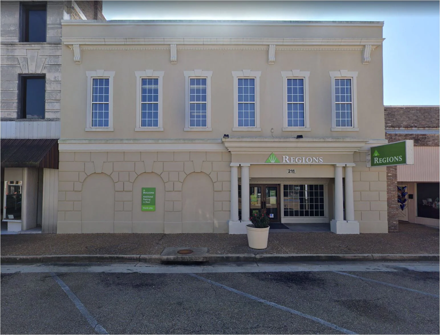 Former Regions Bank Branch — Sale in Mccomb, MS, photo 1 of 2